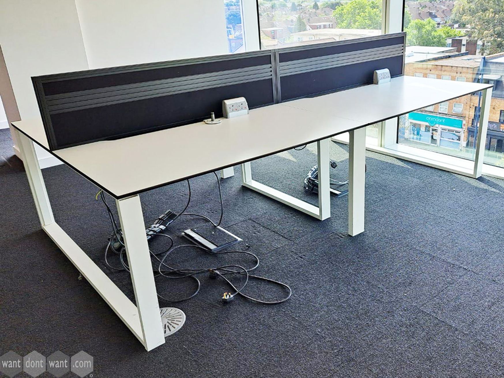 Used 1400mm Techo Bench Desks with Screens