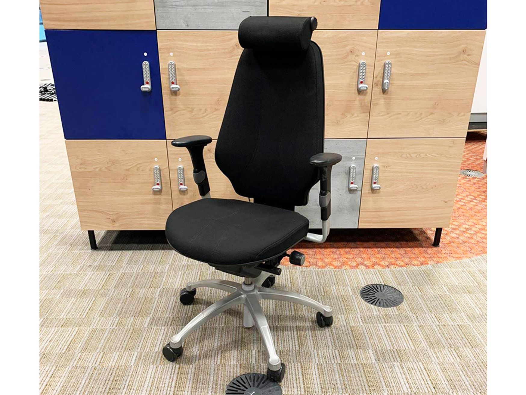 Used RH Logic 400 Chairs with Headrest