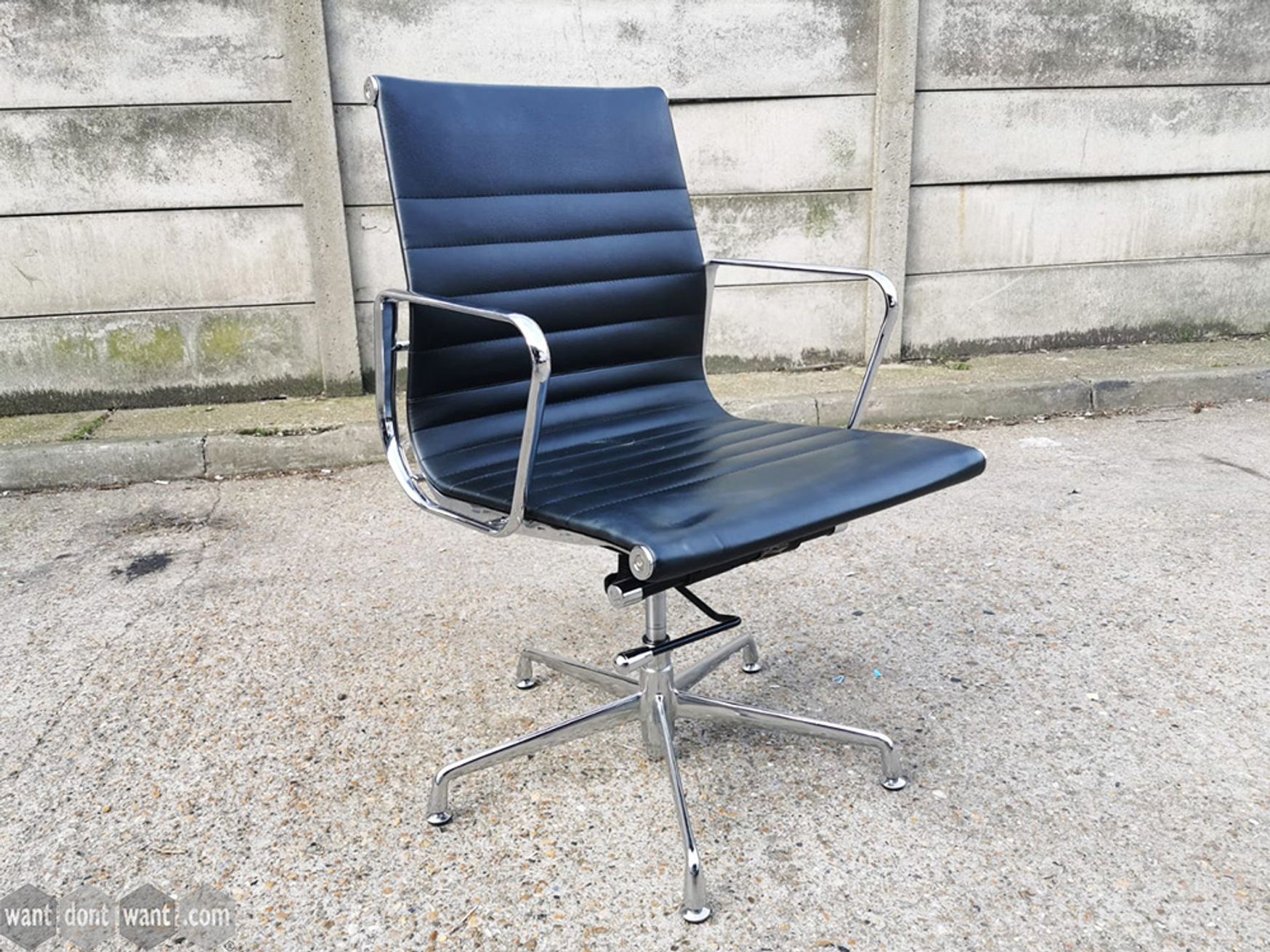 Used Elite Eames-Style Leather Boardroom Chairs on Glides 