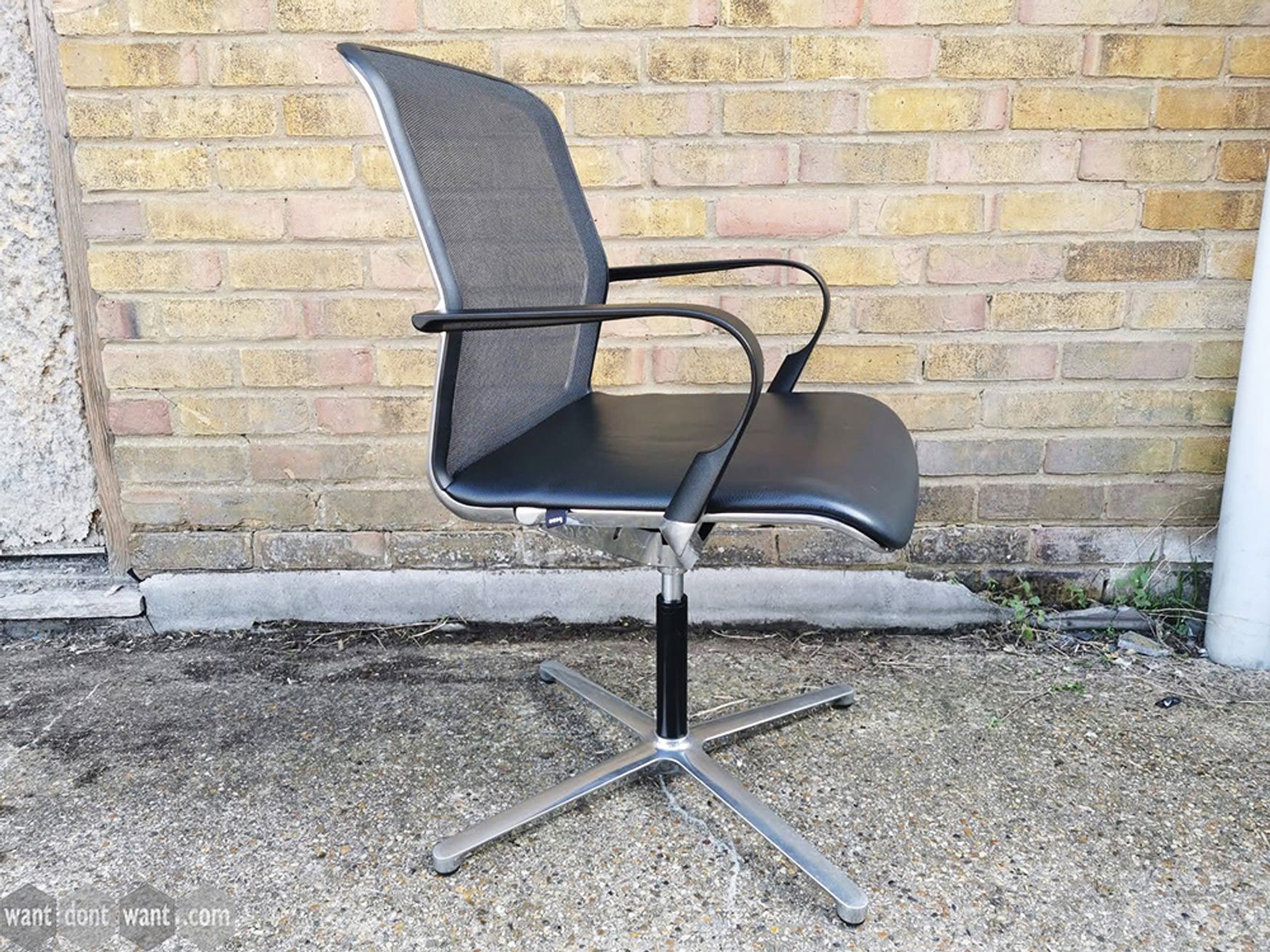 Used Bene 'Filo' boardroom office chairs