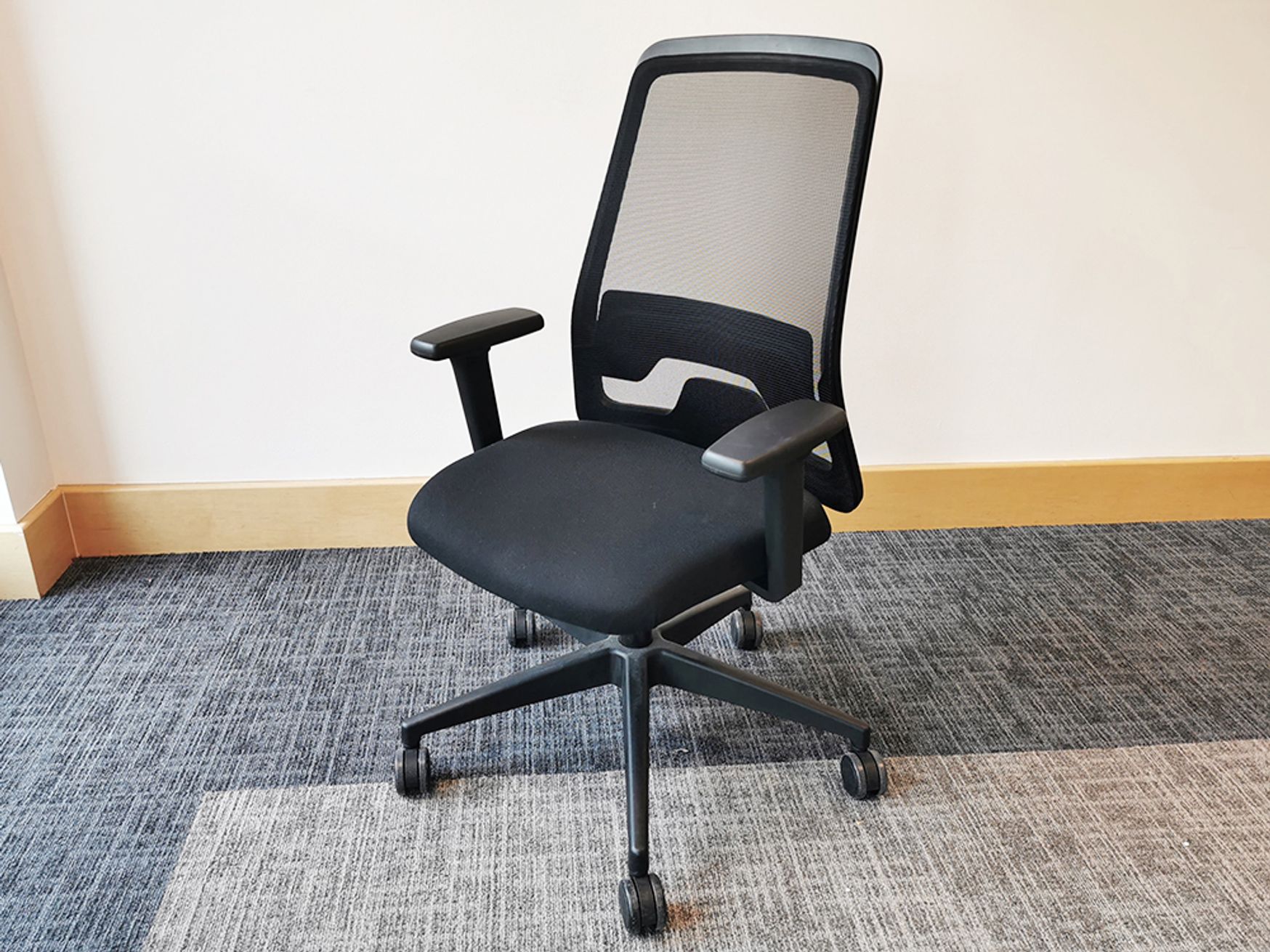 Used Interstuhl Mesh Back Operator Chair