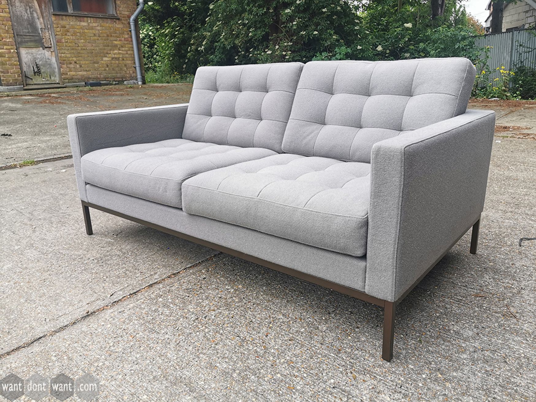 Used Florence Knoll 'Relax' 2 Seater Sofa in Light Grey