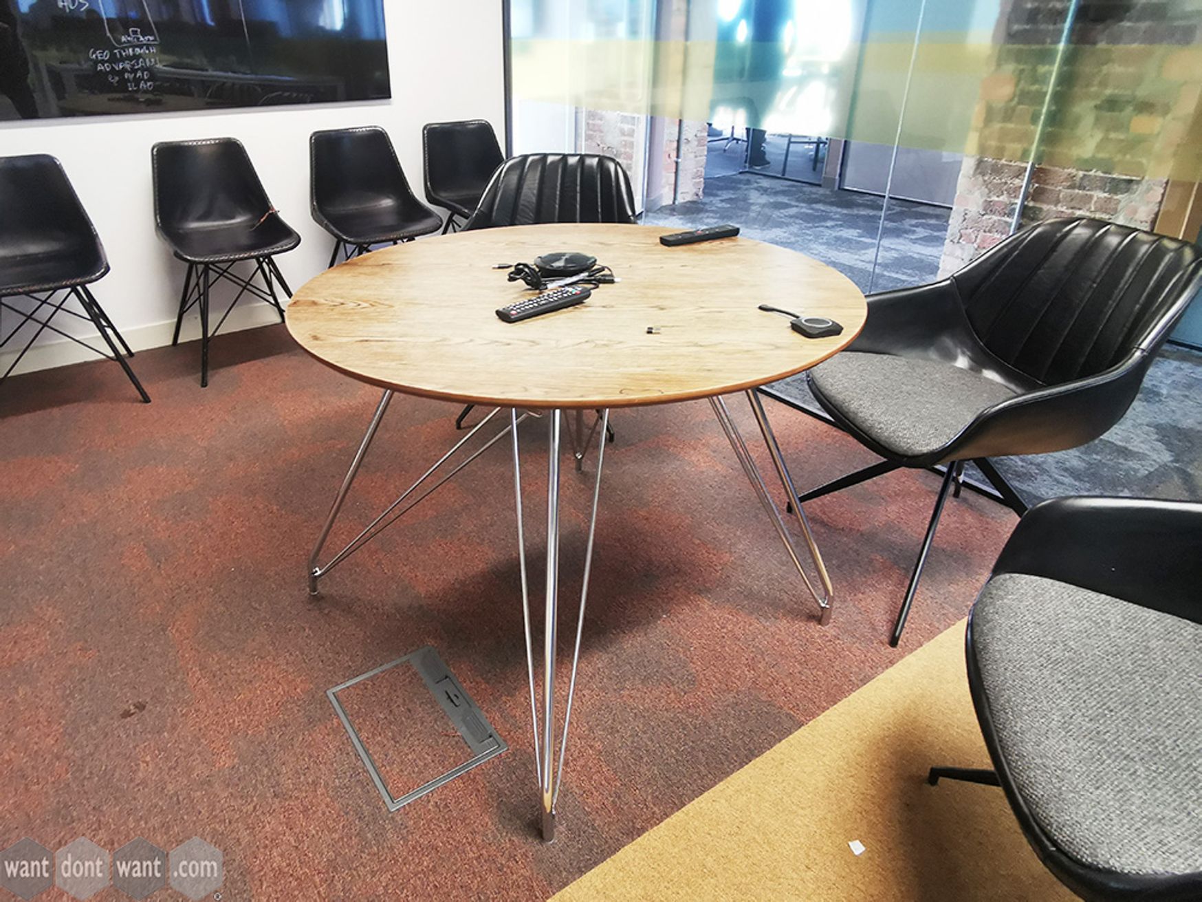 Used Circular Table with Hairpin legs