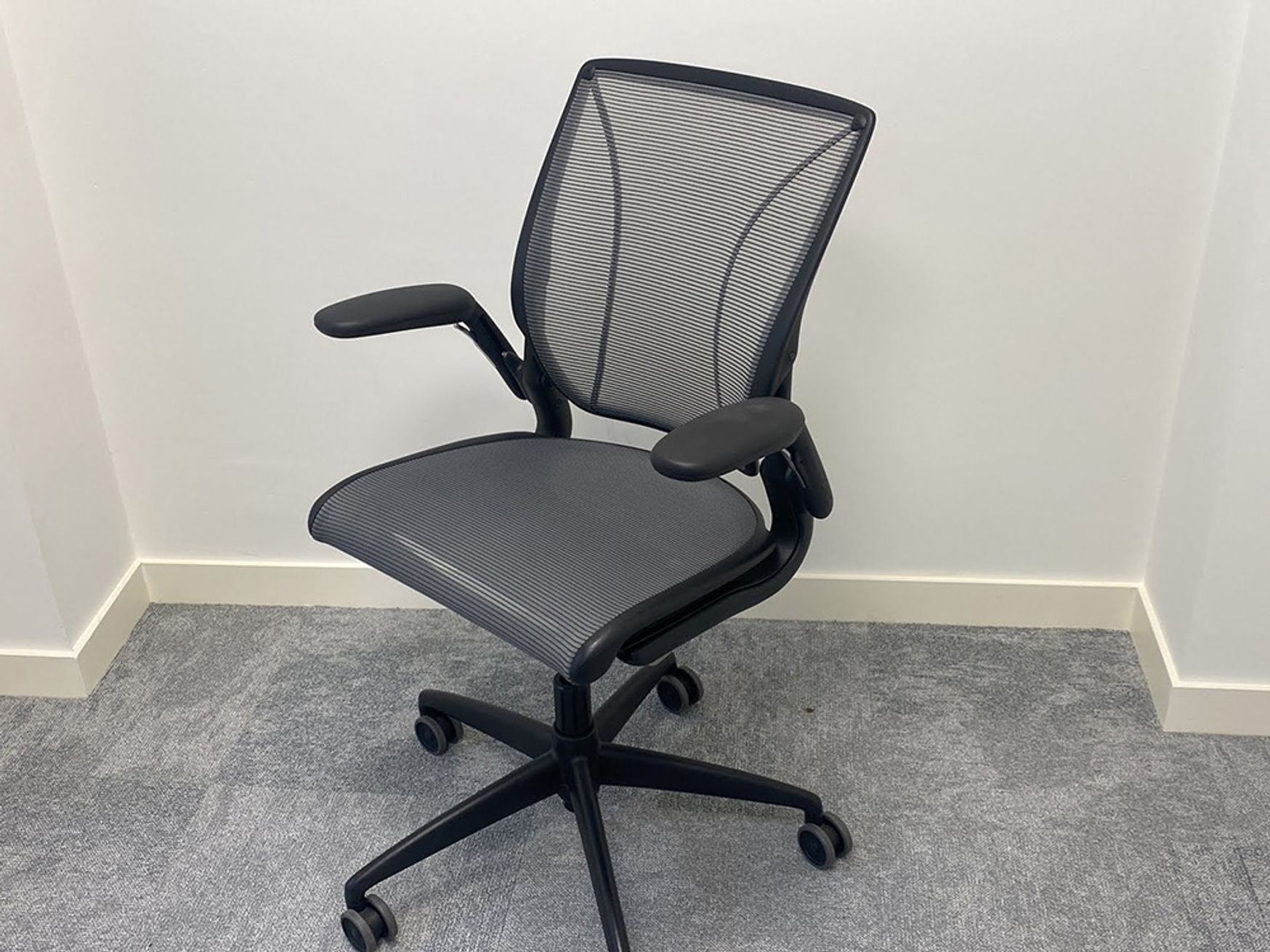 Used Humanscale 'Diffrient World' Operator Chair