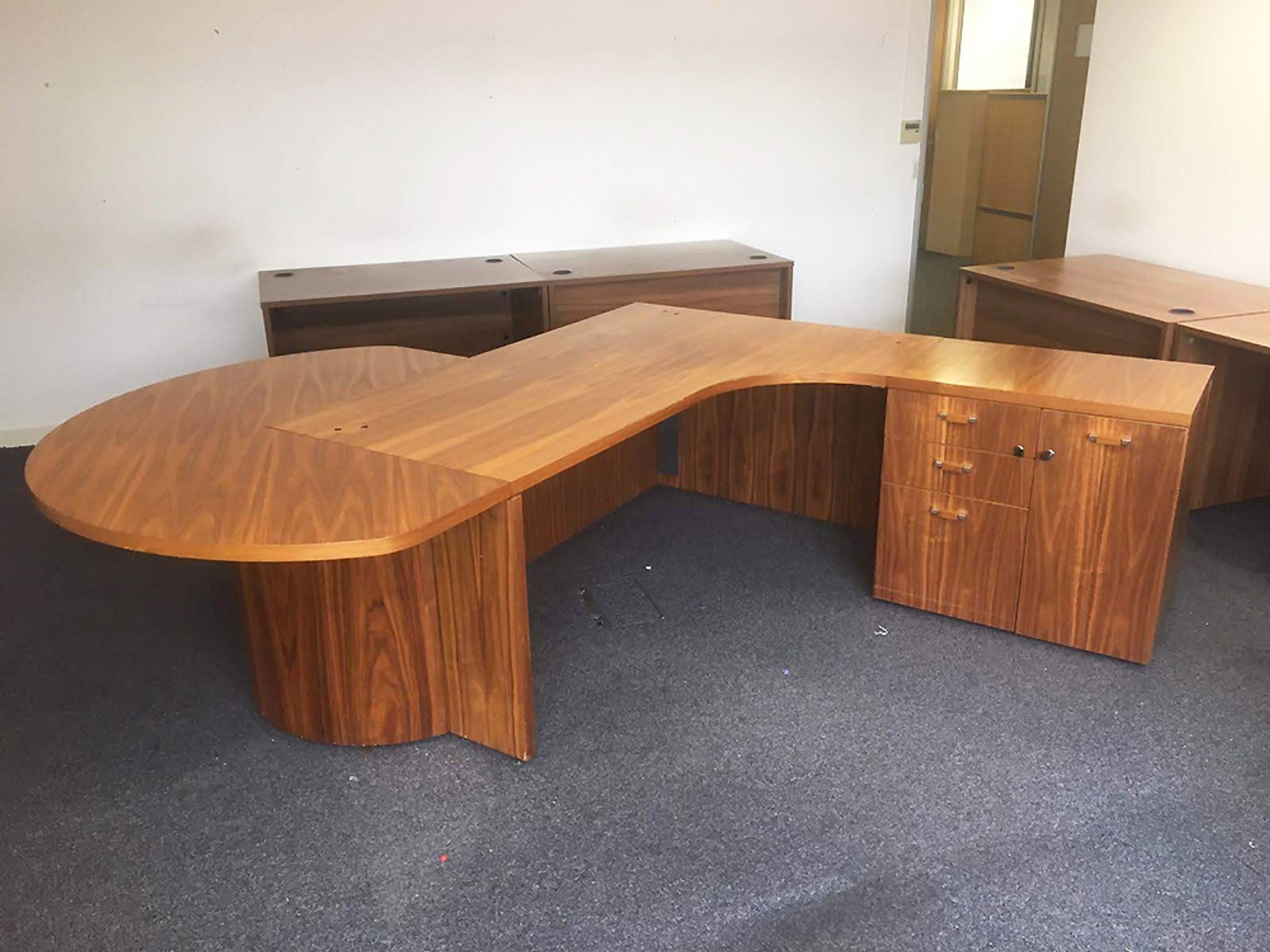 Want Dont : Second Hand Office Furniture - Used Office Furniture |  Desks | Executive | Used Sven Executive Desk with Integrated Storage and  Meeting Table End