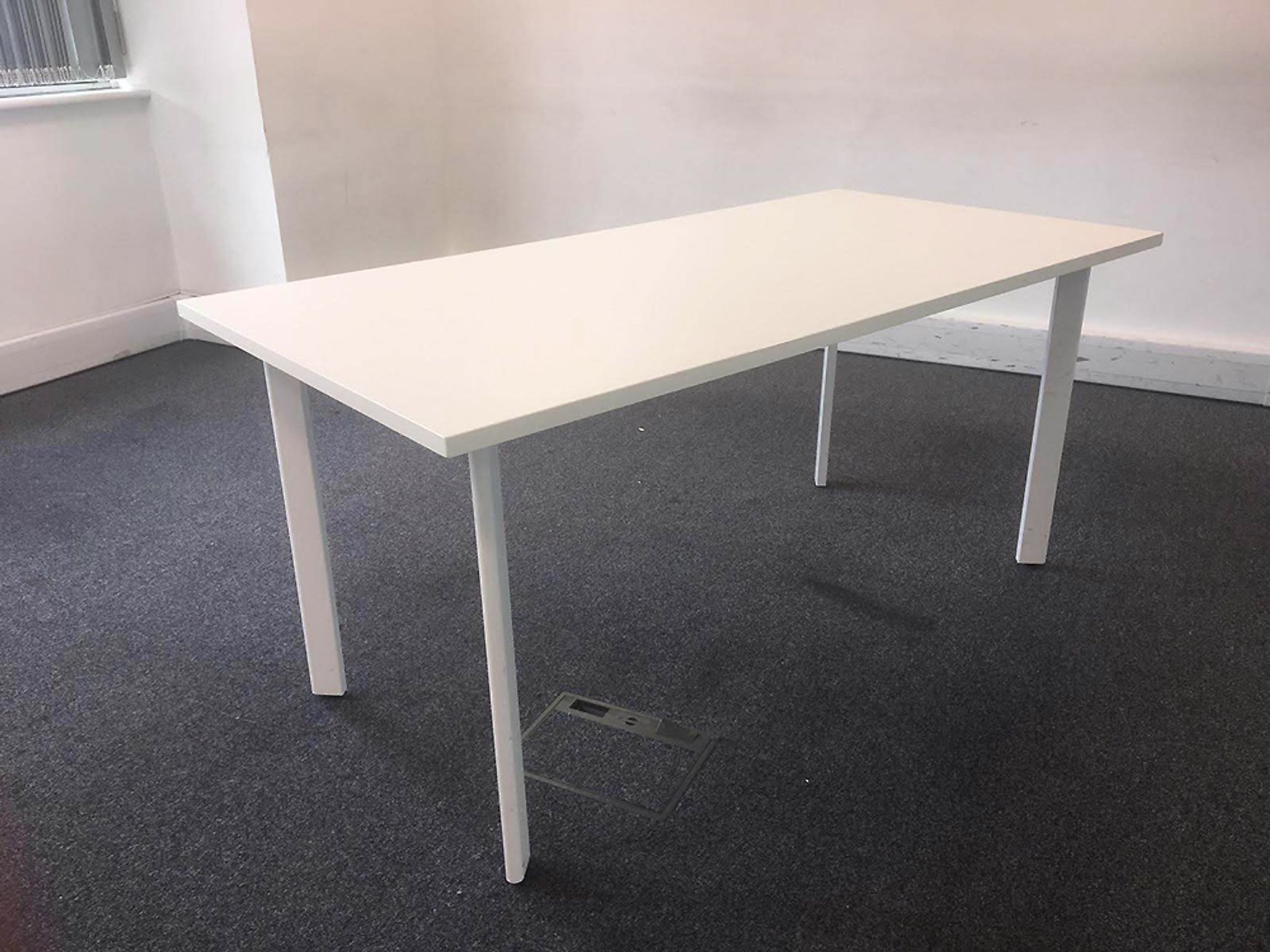 Used 1600mm White Sven Meeting Table