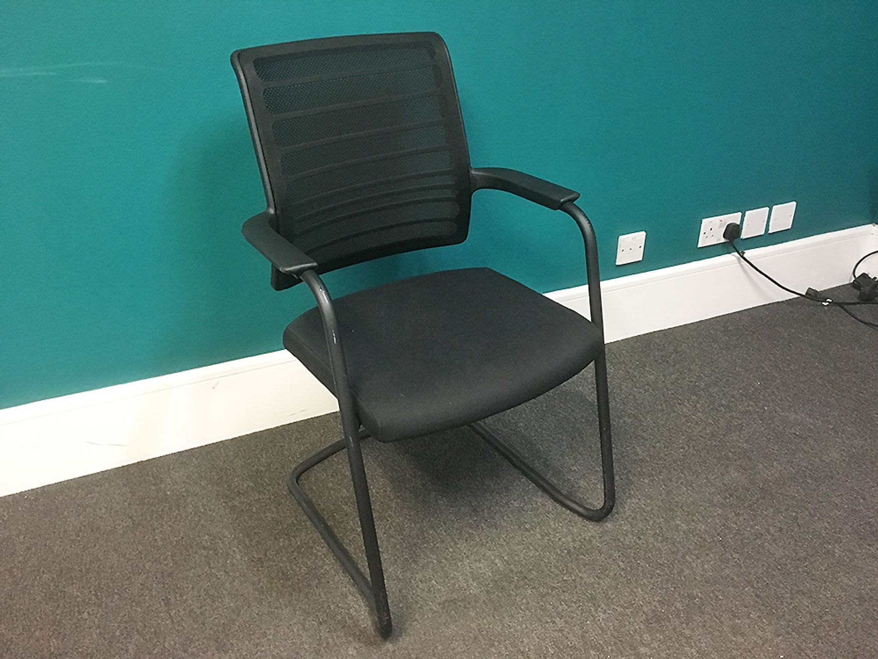 Used Interstuhl Cantilever Meeting Chair