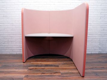 Used individual desk booth with pink supprtong screens.