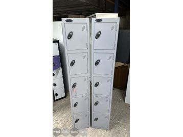 Used grey 5-door lockers