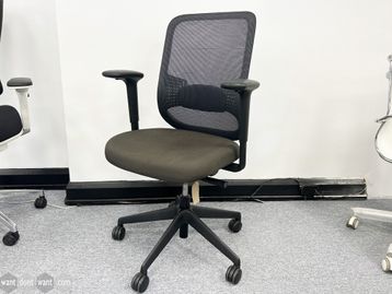 30 x Used Orangebox 'Do' chairs available right now!