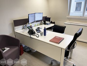 Used white Bene 'Compact' desk with return, modesty pane and side screen.