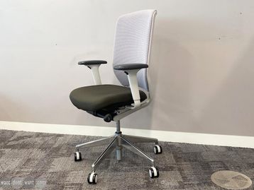 Used Senator 'Evolve2' Operator Chair with Polished Base
