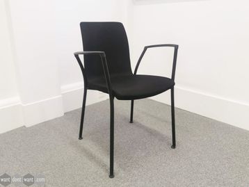 Used Akaba Stacking Meeting Chairs 
