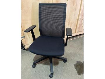 Used Forma 5 Sentis Mesh Operator Chairs