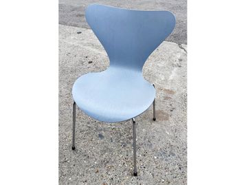 Used Fritz Hansen Arne Jacobsen Series 7 Chairs in Nine Grey