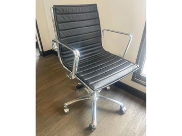 Used Luxy Light Ribbed Boardroom Chairs