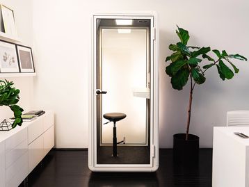 <b>IN STOCK</b> New excellent design Zoom/Phone booths. <b>39dB High decibel rating</b>