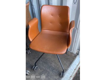 Used Bent Hansen 'Premum' chairs upholstered in tan hide.